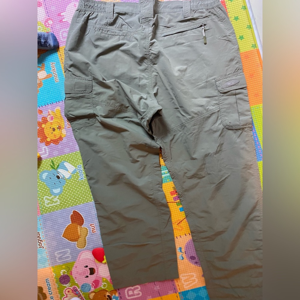 Cargos - Picture 2 of 3
